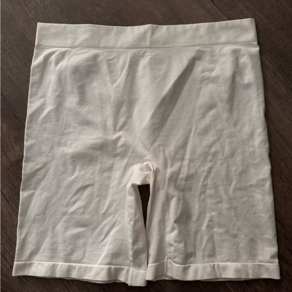 White Seamless Shorts avoid chub rub
